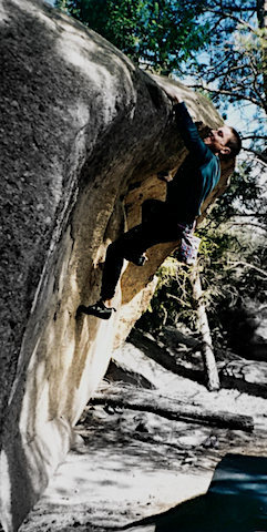 Jim Hausmann making the 1999 F.A. on the ultra classic "Pac-man (V7)."  The Egg's.<br>
Three Sister Park, Colorado.