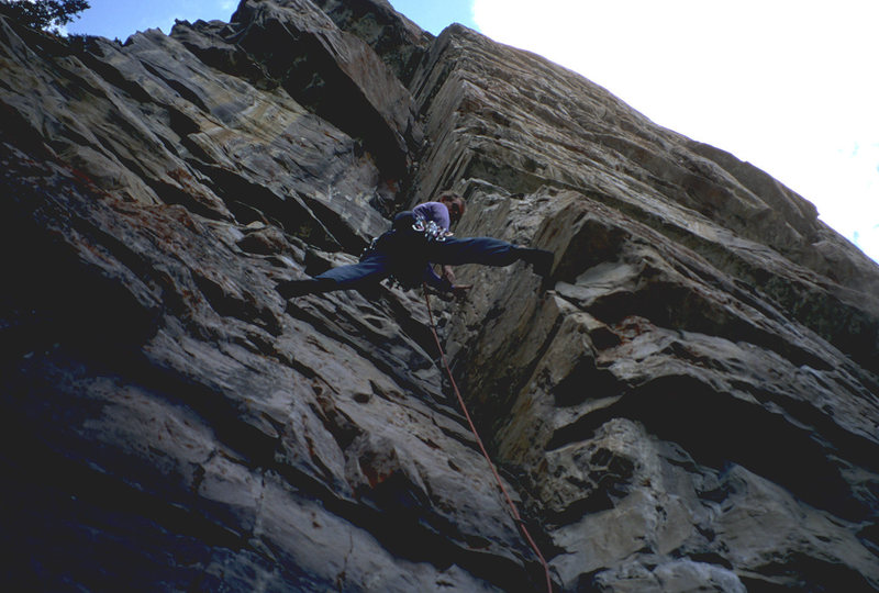 5.10a trad route, 2 pitchs, just off the trail, by the lake