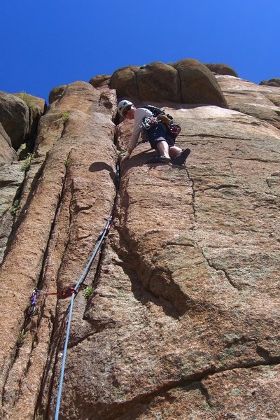 The start of the first pitch handcrack variation.