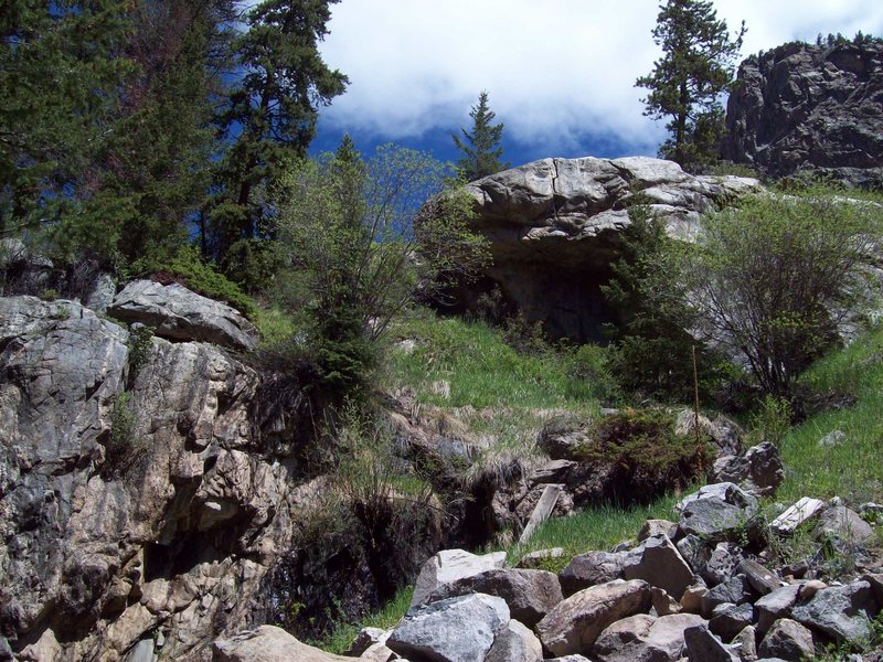 Compensation Crag, left, Al Cap, center, and Ra, right, in the distance. Al Cap sits just below the large roadway pull-out.