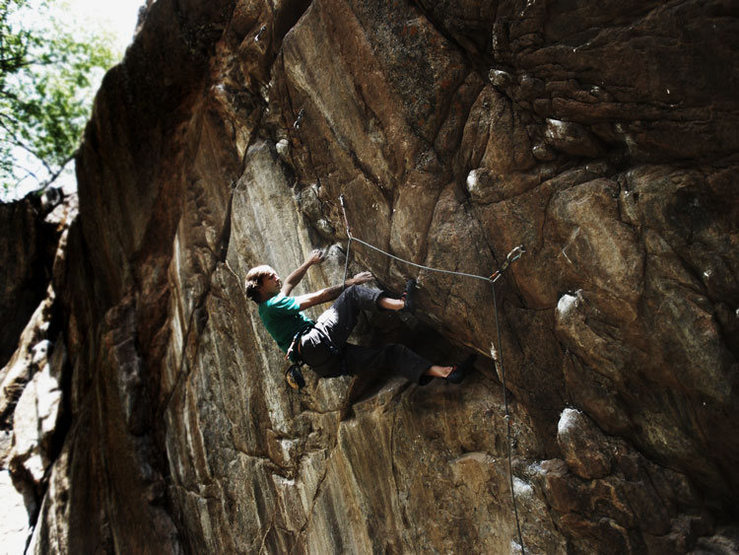 "The Road Less Traveled", 13a/b.<br>
Climber: Matt Lloyd.<br>
Photo : Sky Weekes.