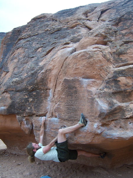 dave b working on the hueco traverse<br>
june 2009