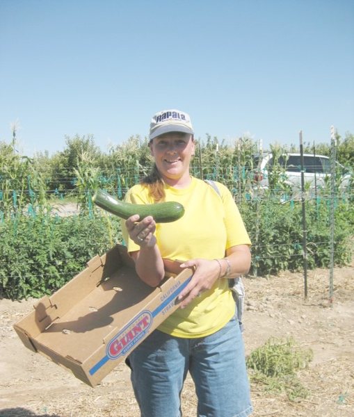 Still a bit too big for my liking, but you go, girl!<br>
<br>
<br>
One of my best-est friends, Kat.<br>
<br>
Taken on 6/27/09 at Gilcrease Orchard.