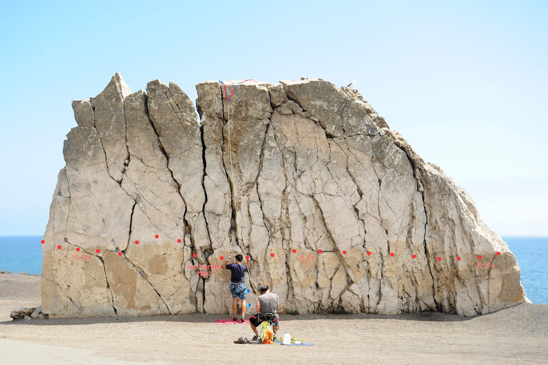 The traverse (5.11+), Mugu Rock