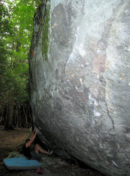 Steve Lovelace starting "Blue Jet" (V-2) on the Olympus Boulder.