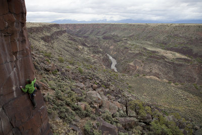 Fun arete climbing<br>
www.andrewburr.com