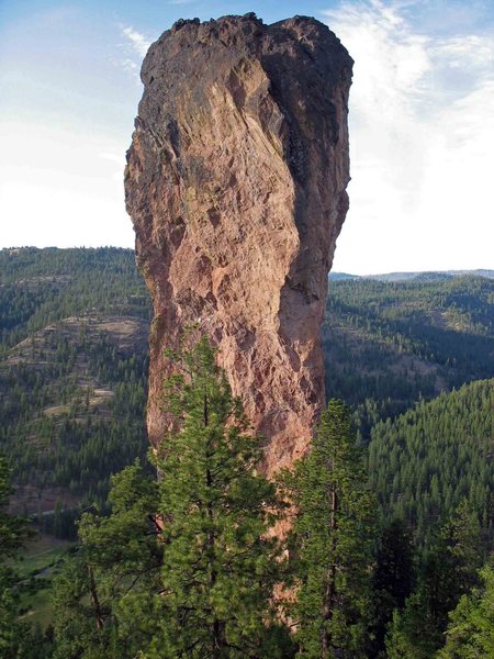 The pillar from the trail just before it drops down to the base of the N. Face.