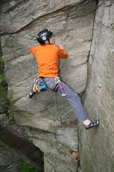 CW on one of the easier trad leads @ Mormon Hollow ~ 5.6/5.7, I think.