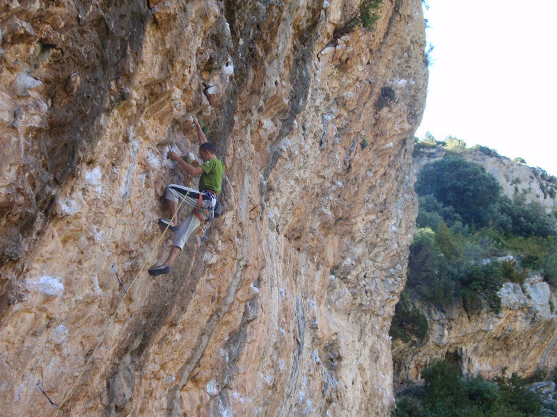 Steve McClure warming up on Toma Castanazo.