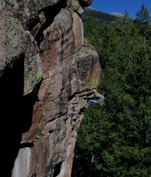 Colin getting in some quality time on the Peaks, while firing off the 2nd ascent of Burning Point 5.12.
