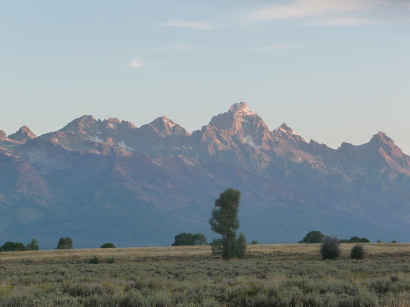 The Traverse summits all visible peaks, excepting the further left one.