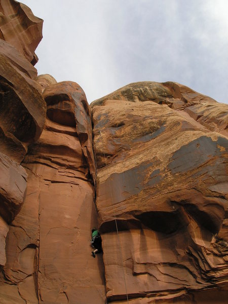 Leah climbing into the slot/offwidth section