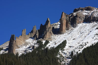 Minarets and boulders along the west flank of Dunsinane Mountain.
