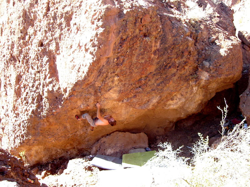 Joe Kreidel on Cig Machine (V3), Panther Peak.