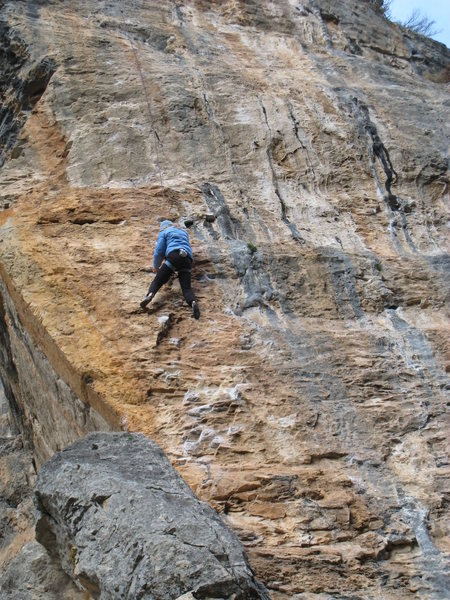 Beginning the first, pinchy crux of Objetivo M.