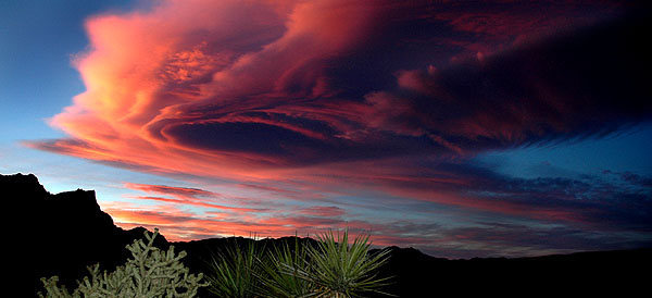 Red Rocks sunset.<br>
Photo by Blitzo.