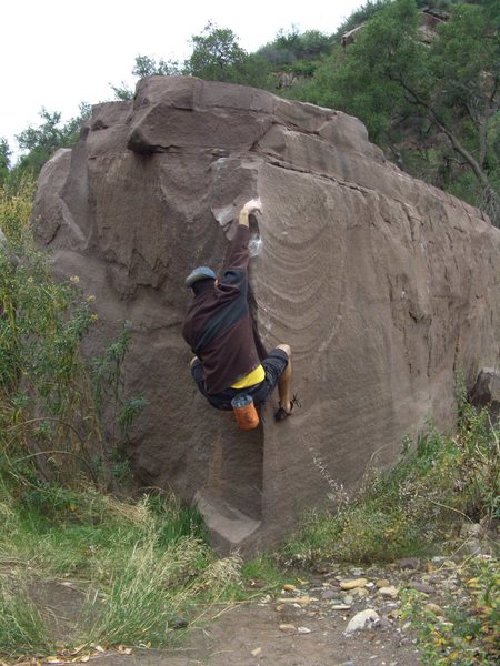 Arete on Wave Boulder.