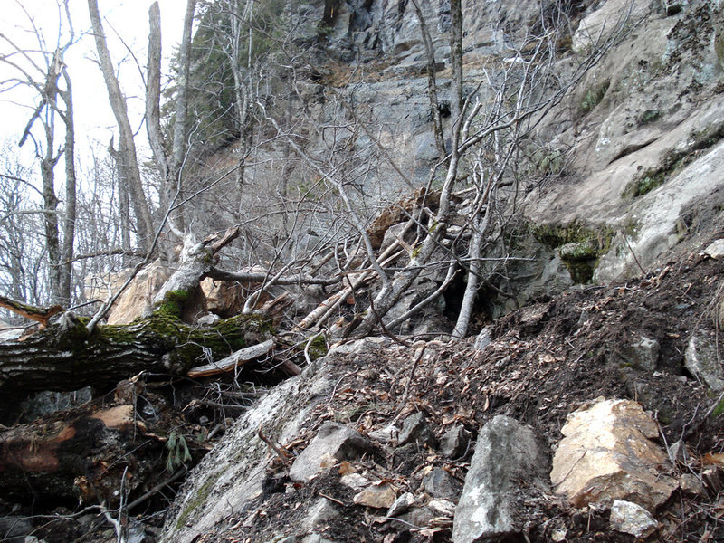 main cliff trail destroyed this is what you have to get over now to get to the base of the main cliff center area...