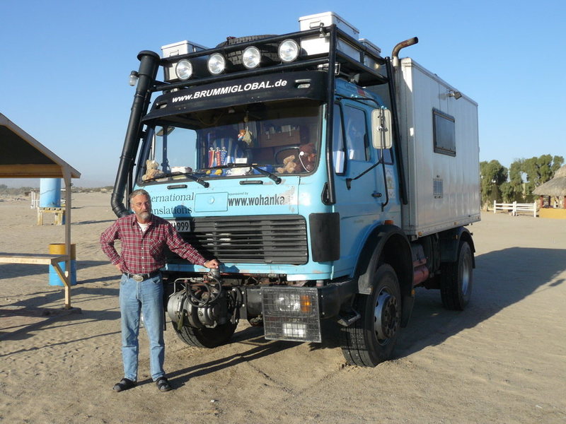 This German guy in Baja has a nice rig.