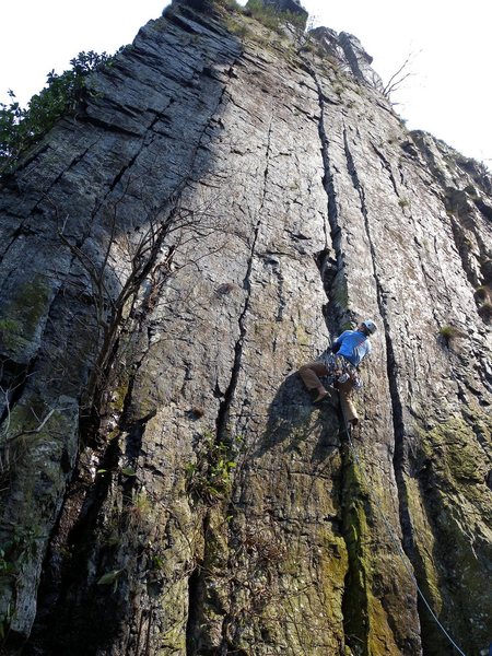 5.10c trad route at Xiao Shi Men