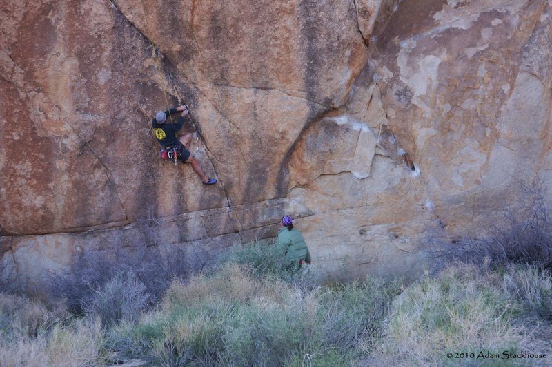 Working out the crux sequence of the Moonbeam Crack, 5.13a