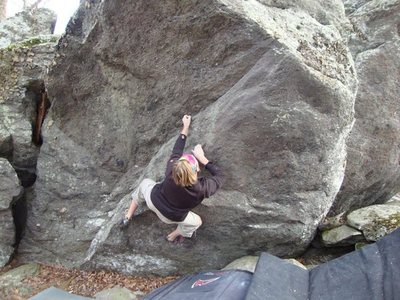 Travis Meline on "Periscope" (V-3) on the Ranger Boulder, Information Station Area, GHSP