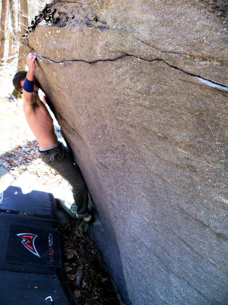 Steve Lovelace trying the start to the "Midnight Reverie Project" (V- hard), MB, GHSP.