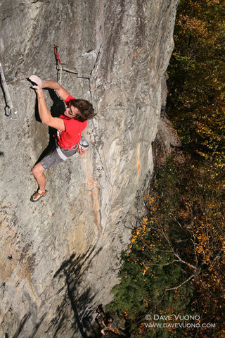 Jake List on his route "Enter the Dweezil", 5.12c/d