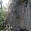 This shows the starting flake, the real business is about 20ft up where a small roof is encountered at the end of the flake.<br>
