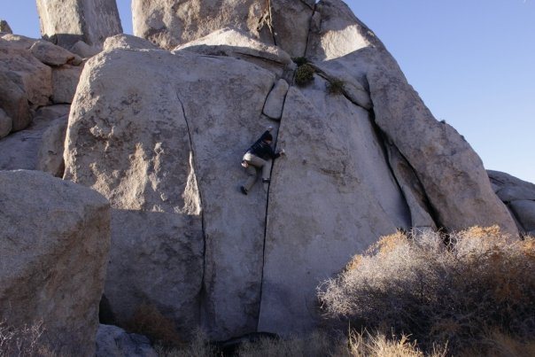 Some crack by the Headstone.