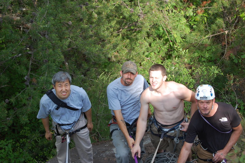 Belay ledge on a project.<br>
Joseph, Matt, Bradley, Ashely<br>
Photo:Brad K. Bradley's dad.