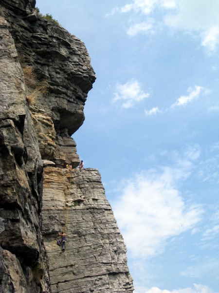 Wider view of climbers on first (or optional second) pitch of High E.