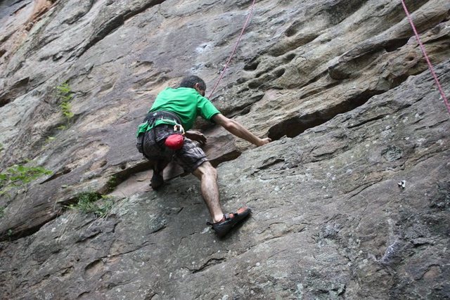 Vardan pulling an undercling halfway up Cumberland Blues