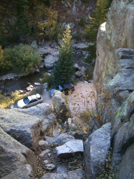 A ledge about 2 meters above the mouth of the chimney makes for a good belay to break P1 in half.