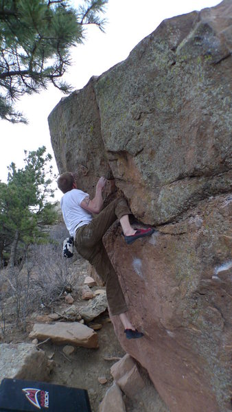 A Gill Classic, Cornerlock V4, on the Mental Block at Rotary Park, Horsetooth Resevoir