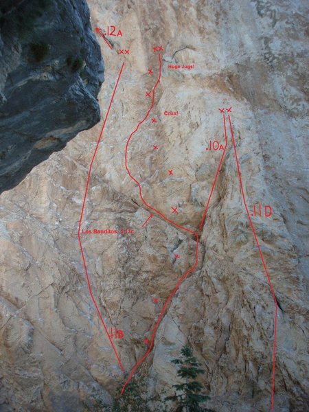 Robbers Roost routes. Photo courtesy of lizzy trower with added route lines.