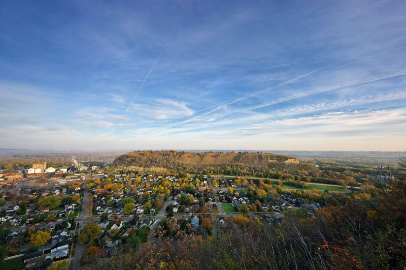 Climbing in Red Wing He Mni Can, Barn Bluff), Wing (a.k.a. He Mni Can, Barn Bluff)