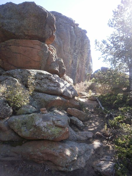 This cairn marks the entry into the corridor where the routes start....