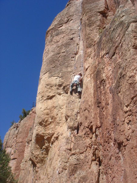 got my redpoint on Dihedrus (5.10b), Cactus Cliff, Shelf Rd.  :-)<br>
<br>
photo by Buster Jessik
