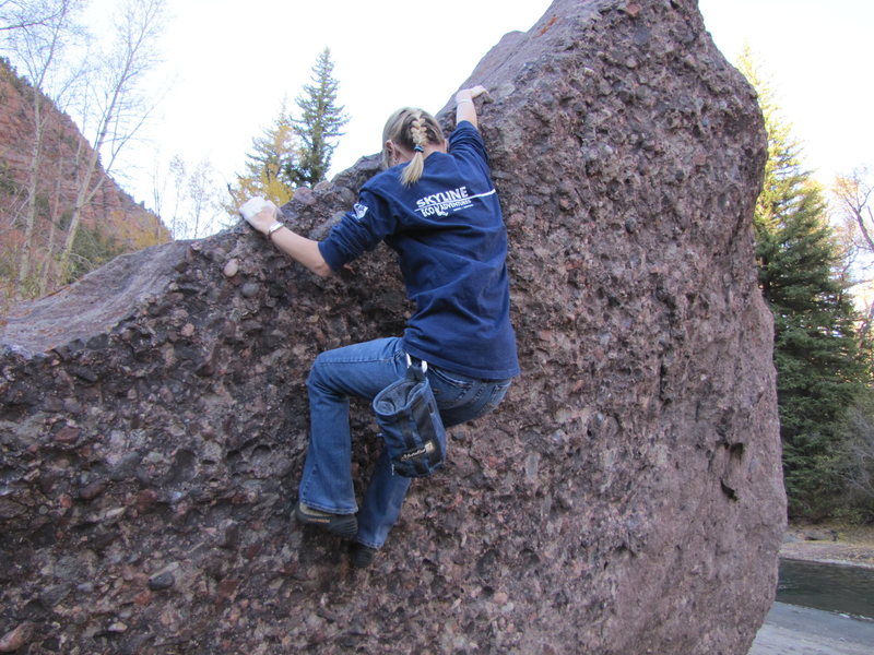 Loni low on the traverse. What a heehoff!