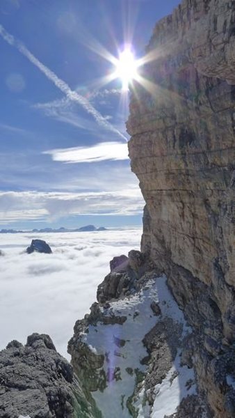 Above a beautiful sea of clouds on theTofano de Rozes