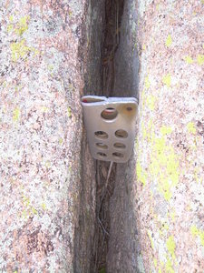 The remaining bong at the upper rap station