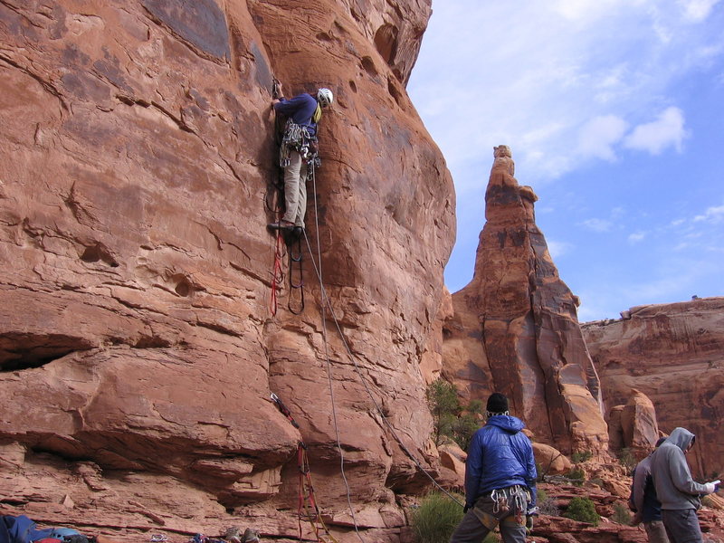 Ben starting pitch 1 with the bride in the background.  There are two bolt studs with nuts at the base for the soloists out there.  