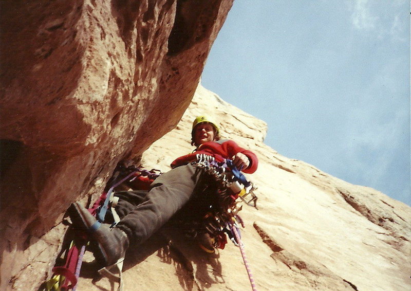 Joel leading the 2nd pitch, a nice dihedral~crack on a white face.