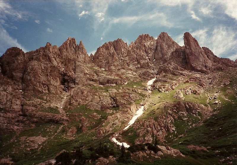 I'm pretty sure from Ruby Drainage, R to L, Red Tower, Peak 13, and Monitor ... the latter two in the furtherest backgrounds.