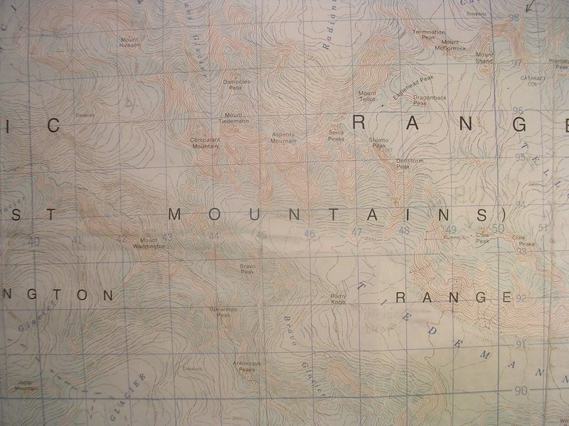 Mount Waddington and the Tiedemann Peaks<br>
contour interval: 40 meters<br>
one kilometer grind