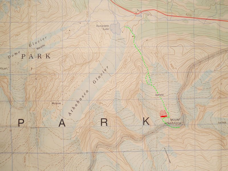 North Glacier Route<br>
Mount Athabasca<br>
contour interval: 100 feet<br>
<br>
Red - Serac<br>
Red dots - avalanche runout<br>
Green - North Glacier Route