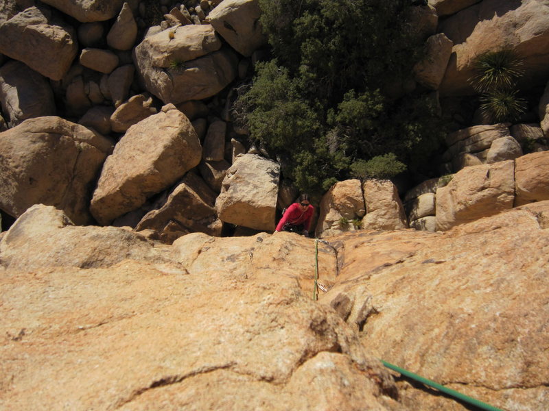 Joseffa Meir follows 'Nobody's Right Mind' (5.9) on the Patagonia Pile in the Outback of J-Tree. Photo by Tony B, 11/2010.