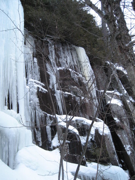 Tallin, WI4+, 15m (50ft)<br>
From the right<br>
2010-12-29<br>
Scratching post?