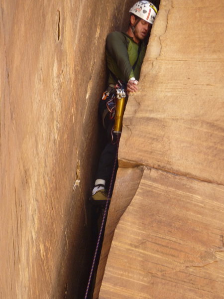 finally got my whole body in the crack - Chrysler Crack, Red Rock.